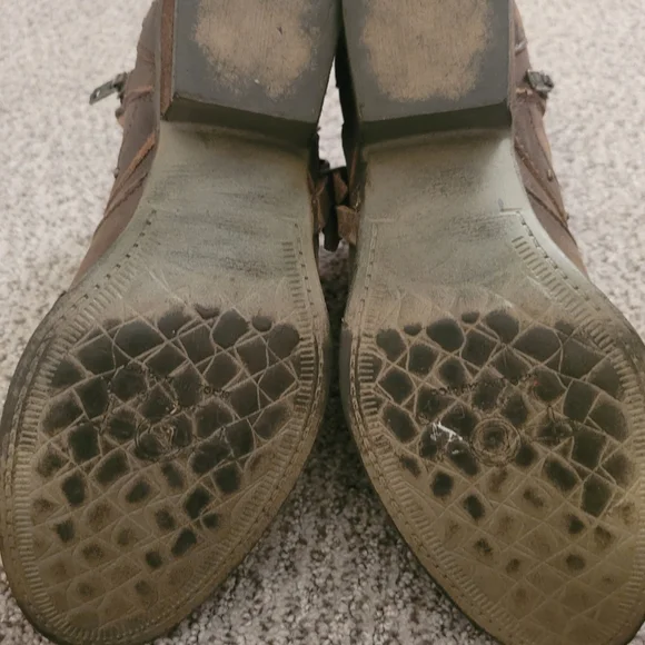 Women's size 8.5 Like New Leather Booties - Picture 7 of 7